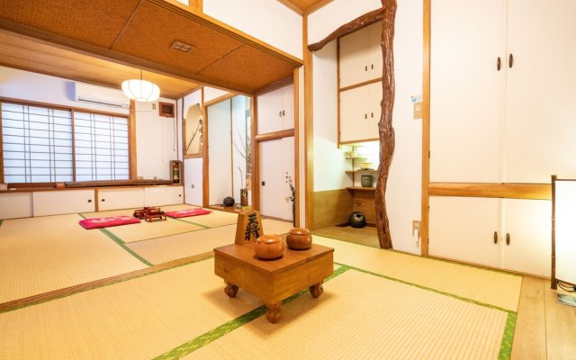 Villa Traditional Designer House Oyama