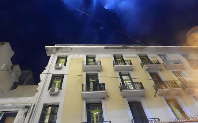 Zeus Hostel