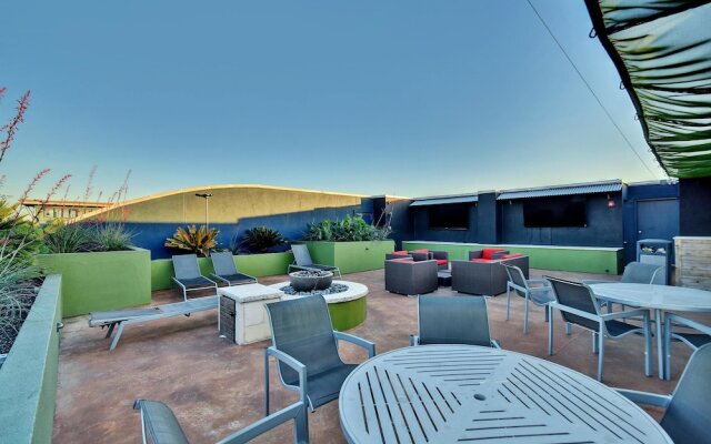 StayLo Luxury 2 Bedroom Apartment