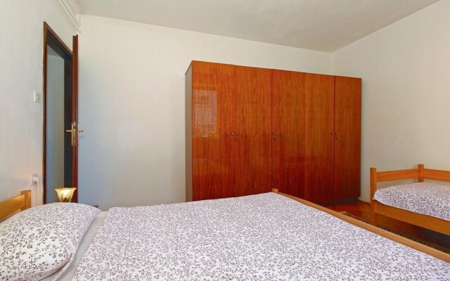 Awesome Apartment in Porec With 2 Bedrooms