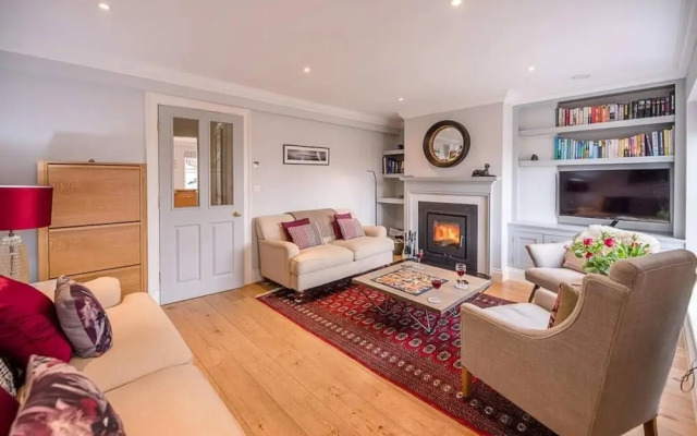 Sea Crest With 4 Bedrooms and 2 Bathrooms
