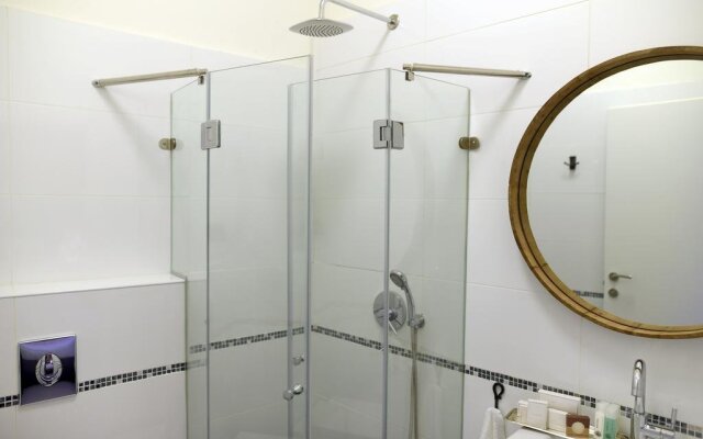 Adva Boutique Hotel