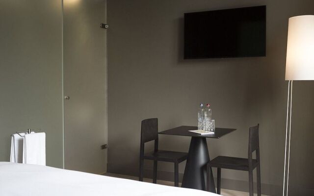 hotel Blue inspired by MANNA