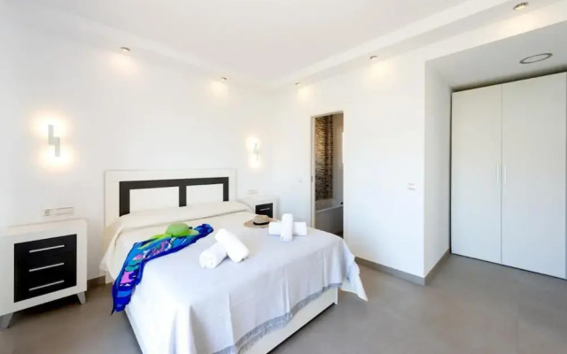 Casa Eva in Nerja With 3 Bedrooms and 3 Bathrooms