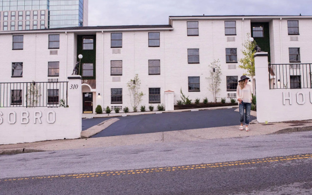 The Sobro Guest House by AvantStay