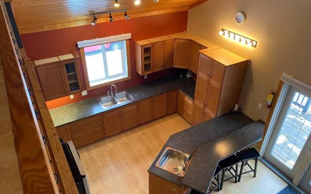 Gudjonson Getaway - 2 bed 2 bath Cabin