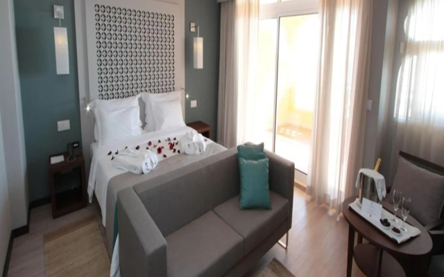 AP Oriental Beach