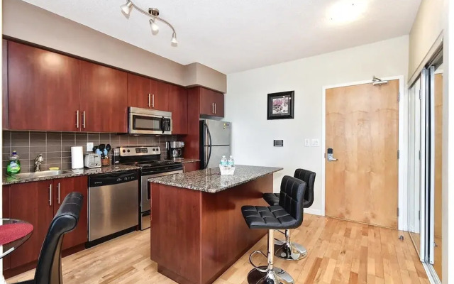 Applewood Suites - Luxury Condo