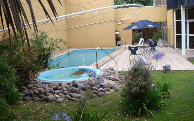 Apart Hotel Maué