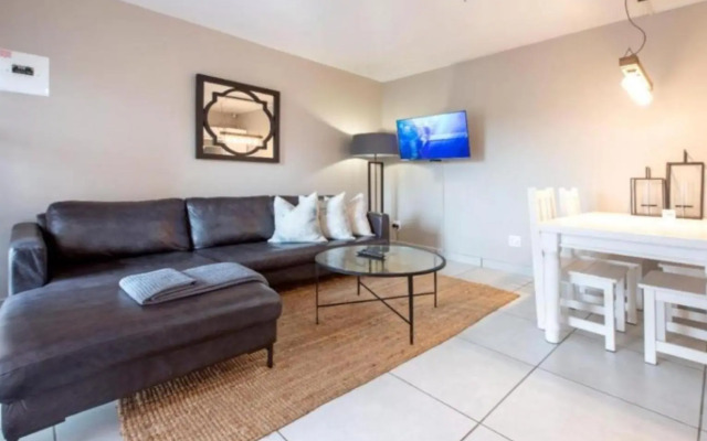 Kelly's Beachfront Apartments