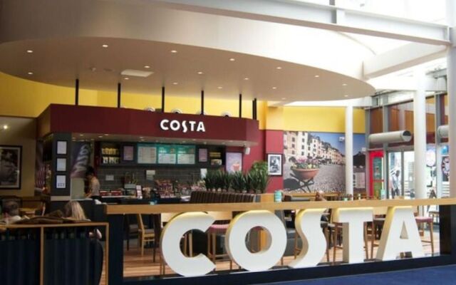 Free Parking Two Bedroom Apartment