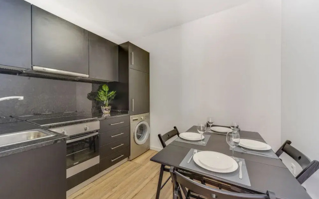 Alcantara 65 Riverside