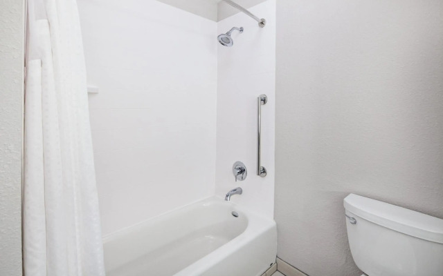 Holiday Inn Express & Suites Clovis-Fresno Area by IHG