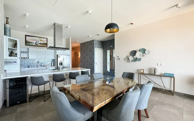 Beachtop Haven 2BR Condo at Iconic Sandy Beach