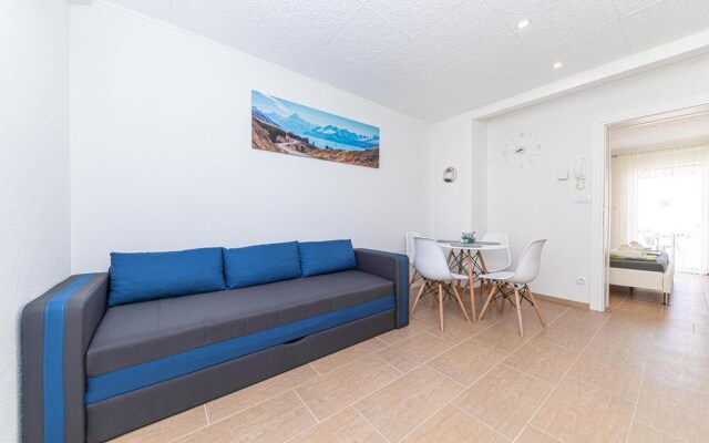 Amazing Apartment in Kastel Luksic With 1 Bedrooms and Wifi