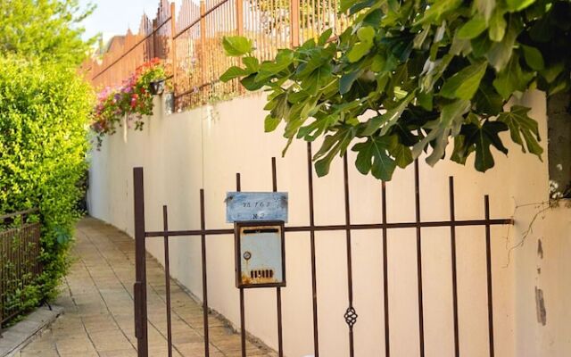 FM Premium 1-BDR Apartment with Pool & Parking - Summertime