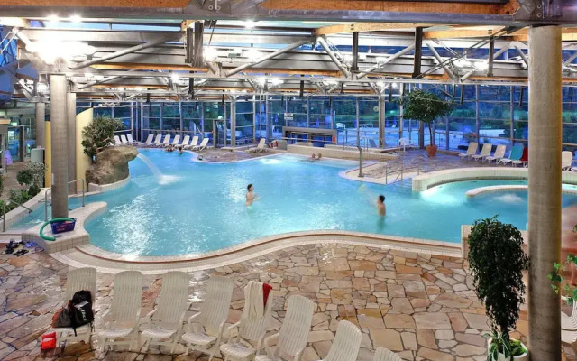 Shared Pool and Sauna, Mistelgau-obernsees