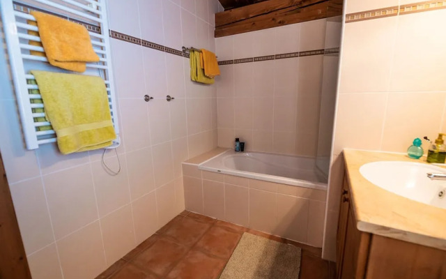 Apartment in Saint-francois-longchamp Near ski