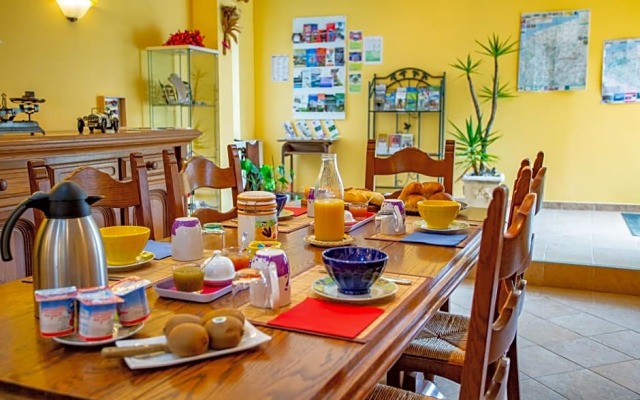 Chambres et Table dHôtes Les Trois Marquets