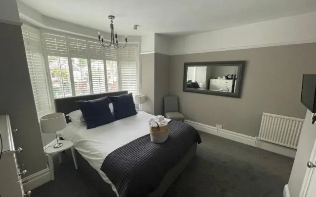 Grosvenor Lodge Guest House