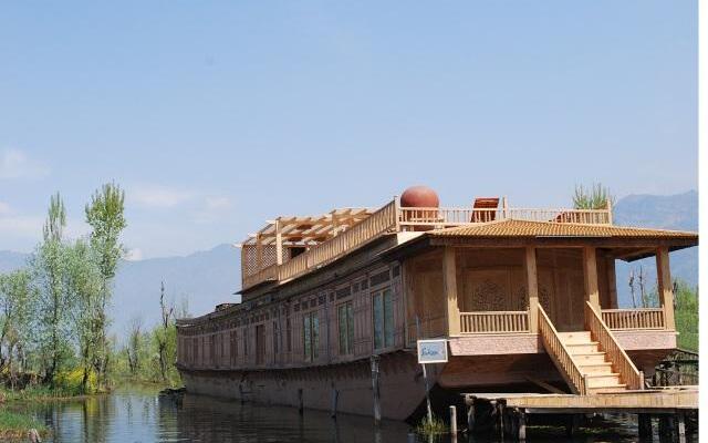 Sukoon Houseboat Kashmir