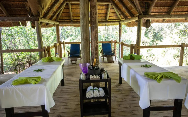 Royal Thonga Safari Lodge