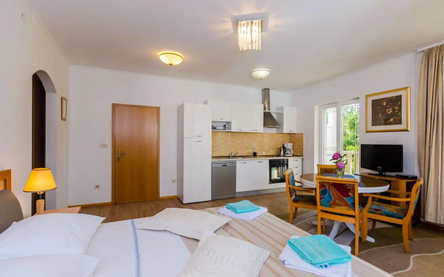 Apartments & Rooms V&M