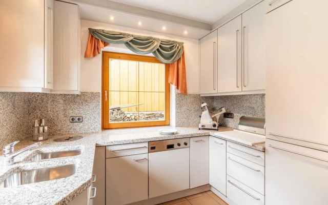 Charming Holiday Home in Maurach am Achensee