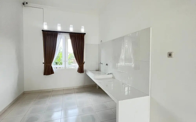 RedDoorz @ Griya Martha Sumber Solo