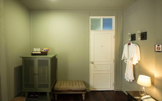Dorm of Happiness by Tharaburi