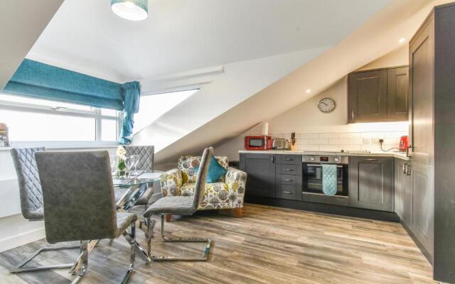 Windmill View Loft Apartment
