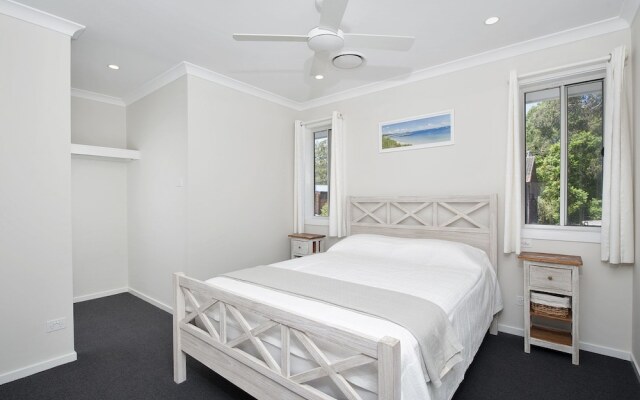 Big Wave, 8 Achilles Street