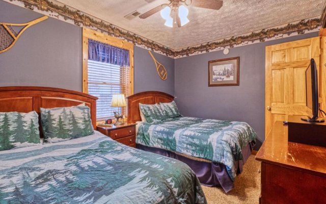Gatlinburg Getaway, 5 Bedrooms, Sleeps 22, Views, Hot Tub, Game Room,