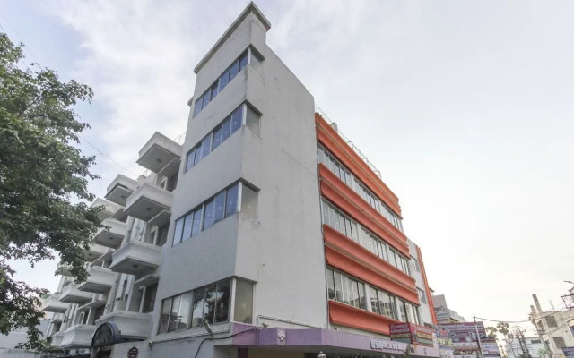 Hotel Maruthi by OYO Rooms