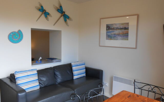 Tidelines of Bicheno