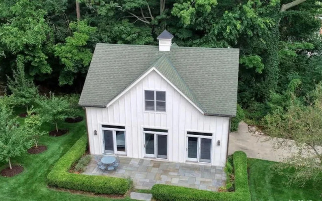 Downtown Douglas Coach House