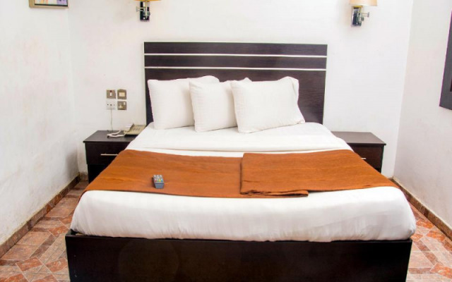 Presken Hotels @ Opebi, Lagos