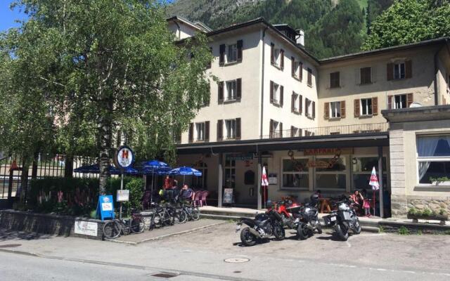 Hotel Des Alpes