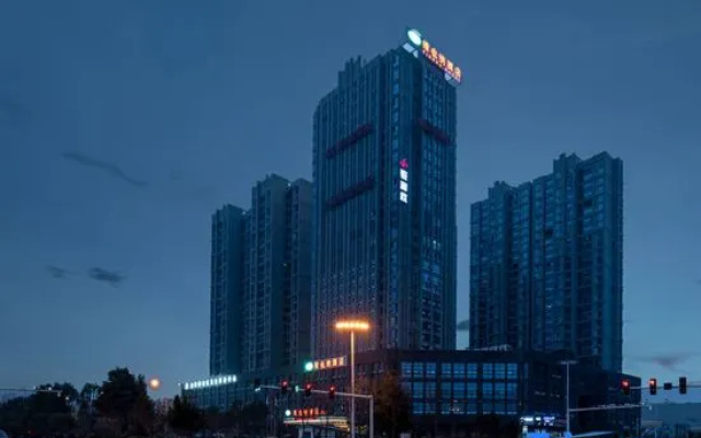 Vienna Hotel (Yueyang East Railway Station Store) – Outside – Yueyang