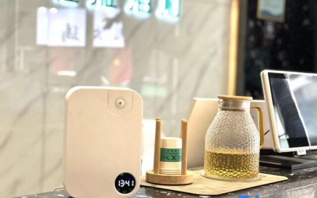 Xana Lite Hotel (Sui County Fengcheng Square)