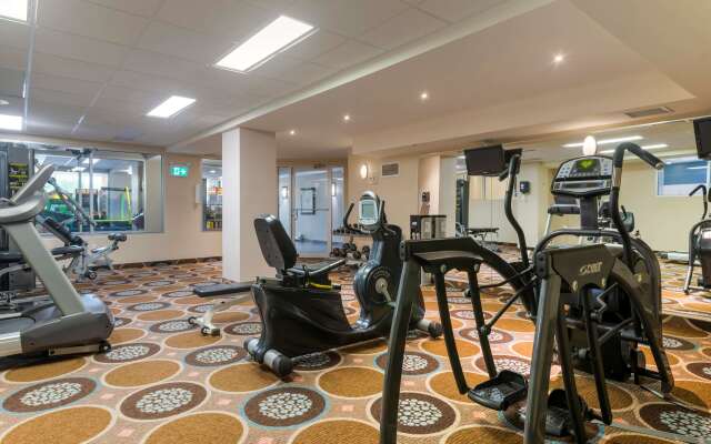 Best Western Plus Chocolate Lake Hotel