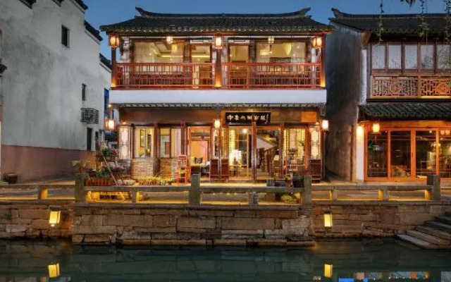 Qianshe Mengli Shuixiang Linhe Inn