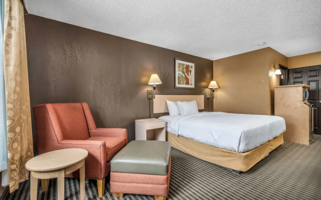 Seven Oaks Hotel Regina