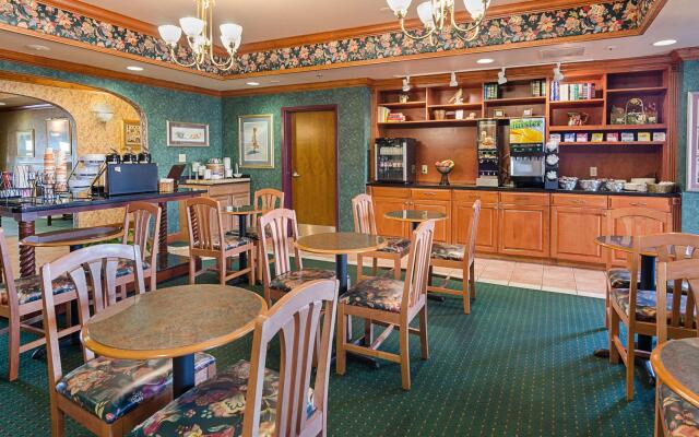 Mainstay Suites Airport