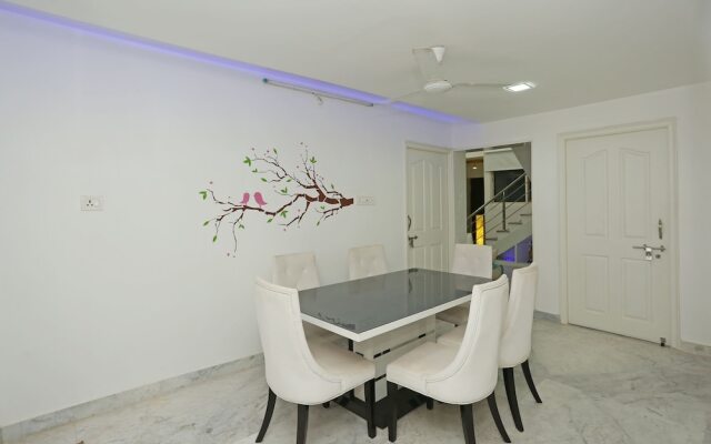 OYO 9775 Home Modern 4BHK Celebration mall