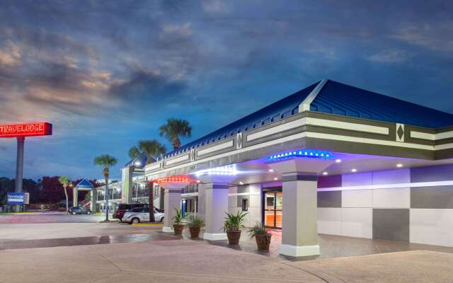 Travelodge by Wyndham Deltona