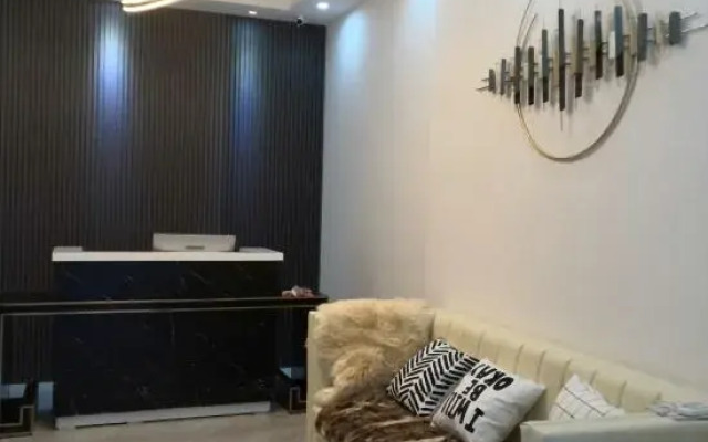 Fanfan Zhishang Hotel (Yueyang High-speed Railway East Station)