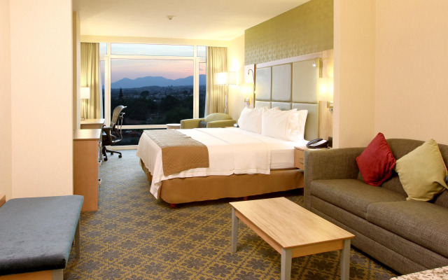 Holiday Inn Express Hotel & Suites Cuernavaca by IHG