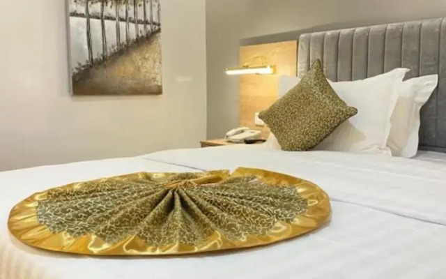 Desert Paradise Hotel