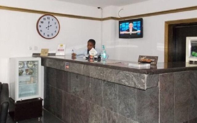 Bjorne Suites